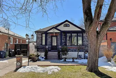 181 King Street, Toronto W04, ON M9N 1L8