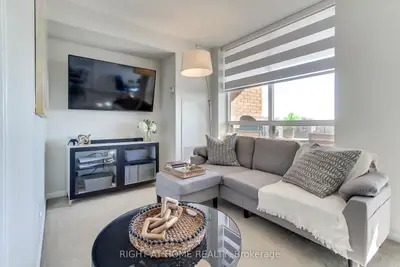 1140 Parkwest Place 1002, Mississauga, On L5e 3k9