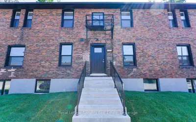 92 Twelfth Street 5, Toronto W06, On M8v 3h1