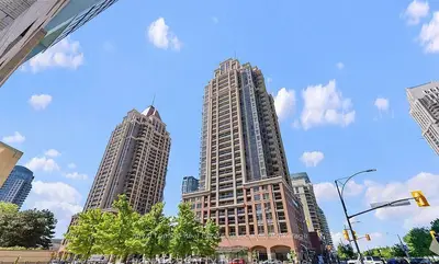 330 Princess Royal Drive 319, Mississauga, On L5b 4p7