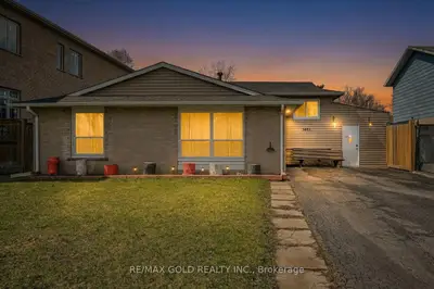 3031 Lafontaine Road, Mississauga, On L4t 1z4