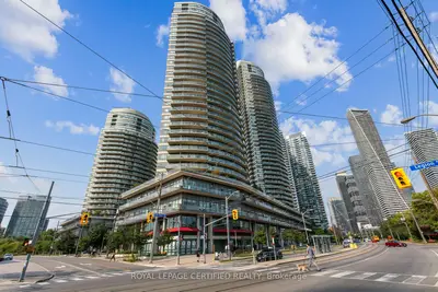2240 Lakeshore Boulevard W 1208, Toronto W06, On M8v 0b1