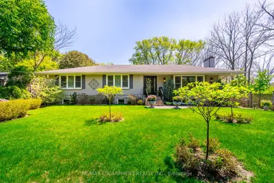 4306 Lakeshore Road, Burlington, On L7l 1a8