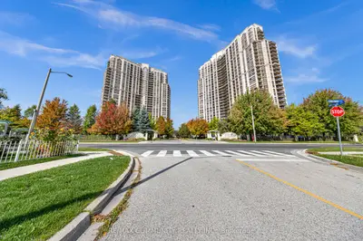 710 Humberwood Boulevard 2808, Toronto W10, On M9w 7j5