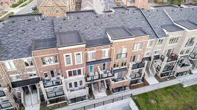 60 Parrotta Drive 267, Toronto W05, On M9m 0b4