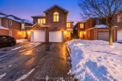 7031 Graydon Court, Mississauga, ON L5N 7H4