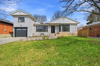 104 Great Oak Drive, Toronto W08, On M9a 1n5
