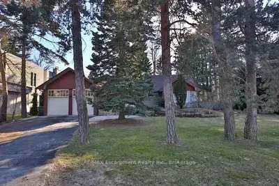 1336 Queen Victoria Avenue, Mississauga, On L5h 3h3
