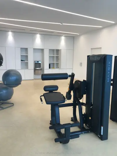 3900 Confederation Parkway 3902, Mississauga, On L5b 0m3