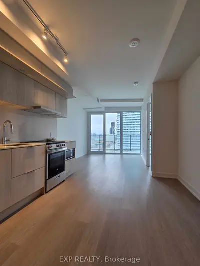 448 Burnhamthorpe Road W 1306, Mississauga, On L5b 0r4
