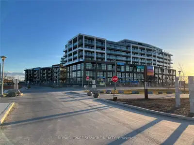 60 George Butchart Drive 417, Toronto W05, On M3k 0e1
