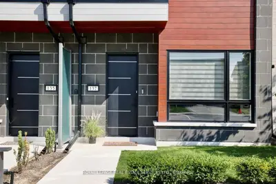 137 High Street W, Mississauga, On L5h 1k4