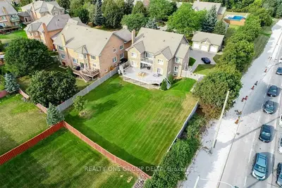 1918 Royal Credit Boulevard, Mississauga, On L5m 4y1