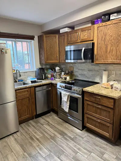 165 Berry Road 1, Toronto W07, On M8y 1w4