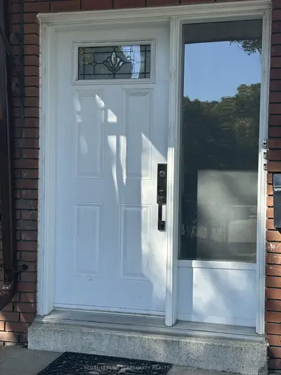 150 Portland Street #3, Toronto W06, On M8y 1b2