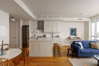 36 Howard Park Avenue 707, Toronto W01, On M6r 0a5