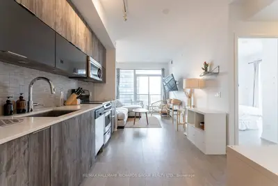 56 Annie Craig Drive 1407, Toronto W06, On M8v 0v5