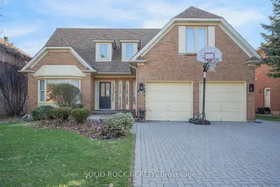 1612 Pilgrims Way, Oakville, ON L6M 2H1