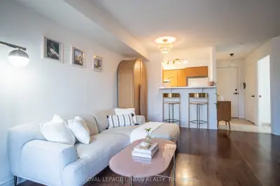 700 Humberwood Boulevard 222, Toronto W10, On M9w 7j4