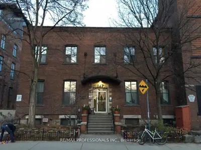 347 Sorauren Avenue 212, Toronto W01, On M6r 2g5