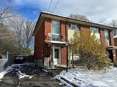 1421 Freeport Drive, Mississauga, On L5c 1s5