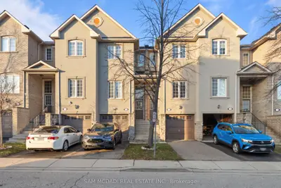 435 Hensall Circle 11, Mississauga, On L5a 4p1