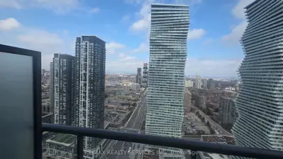 448 Burnhamthorpe Road 3706, Mississauga, ON L5B 3M6