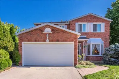 2535 Symington Court, Mississauga, ON L5N 4L4