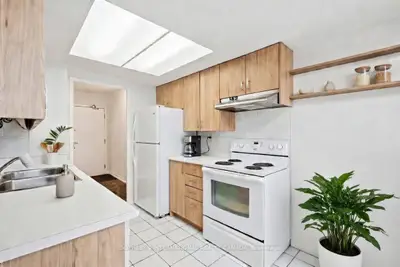 75 King Street E 1512, Mississauga, On L5a 4g5