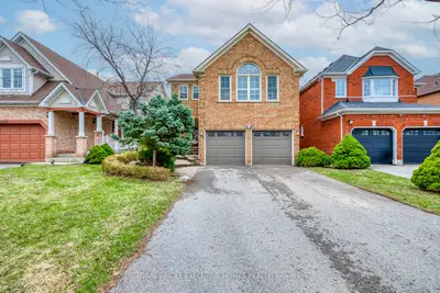 5690 Wells Place, Mississauga, On L5m 5t6