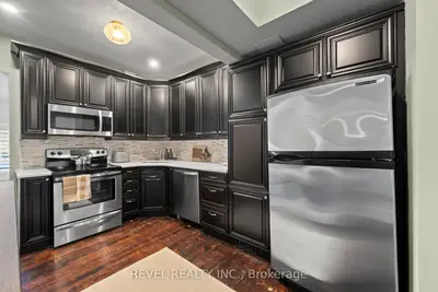 296 Queen Street S A, Mississauga, On L5m 1m2