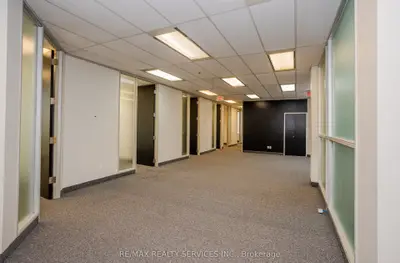 989 Derry Road 303, Mississauga, On L5t 2j8