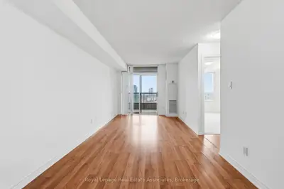 3880 Duke Of York Boulevard 2208, Mississauga, On L5b 4m7