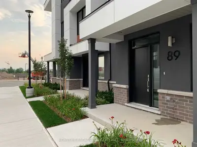 89 Grovewood Common, Oakville, On L6h 0x4