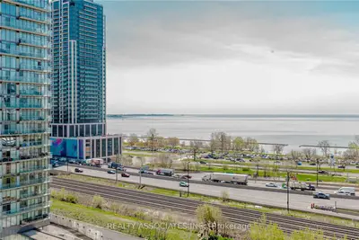 105 The Queensway Way 813, Toronto W01, On M6s 5b5