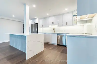 50 Elm Drive E 605, Mississauga, ON L5A 3X2