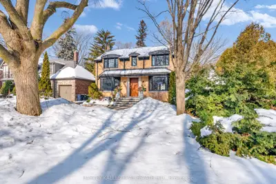 4 Belvedere Boulevard, Toronto W08, On M8x 1k1