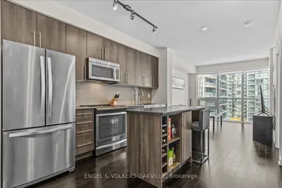 510 Curran Place 1105, Mississauga, On L5b 0j8