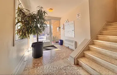 5 Paisley Boulevard E 104, Mississauga, On L6a 1p3