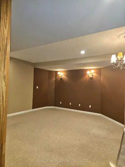 2257 Manor Hill Drive Bsmt, Mississauga, ON L5M 5B8
