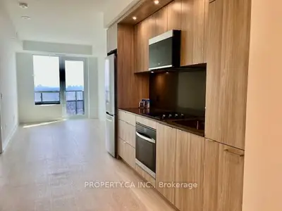 60 Central Park Roadway Road 2201, Toronto W08, On M9a 0e6
