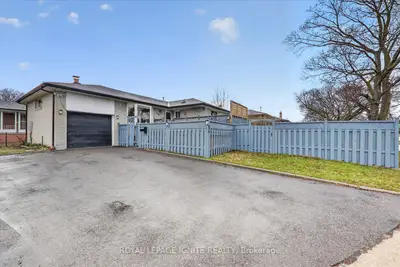 56 Frost Street, Toronto W10, On M9w 1y8