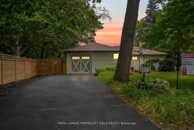 327 River Side Drive, Oakville, On L6k 3n3
