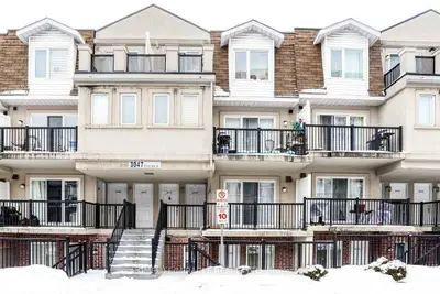 3047 Finch Avenue W 1024, Toronto W05, On M9m 0a5