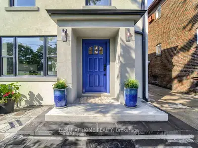 294 South Kingsway Way 2, Toronto W01, ON M6S 3T9