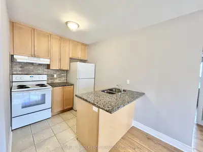 80 Twenty Fifth Street 7, Toronto W06, On M8v 3p9
