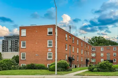1347 Lakeshore Road 37, Burlington, ON L7S 1B1