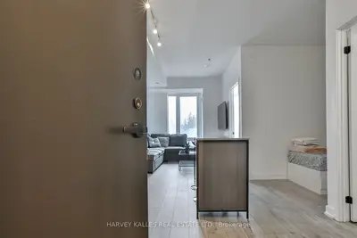 215 Lakeshore Road W 206, Mississauga, On L5h 1g5