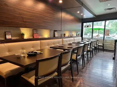 3032 Dundas Street W, Toronto W02, On M6p 1z3