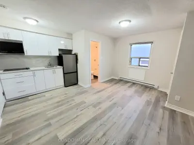 1371 King Street W 305, Toronto W01, On M6k 1h4
